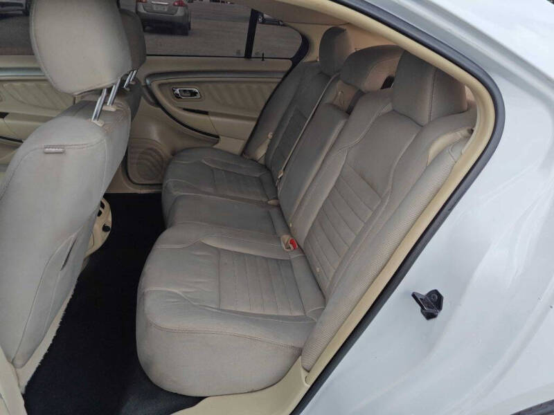 2015 Ford Taurus