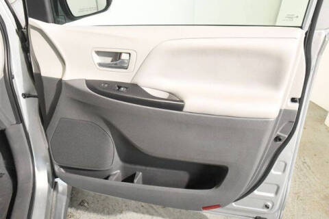 2020 Toyota Sienna LE 8-Passenger
