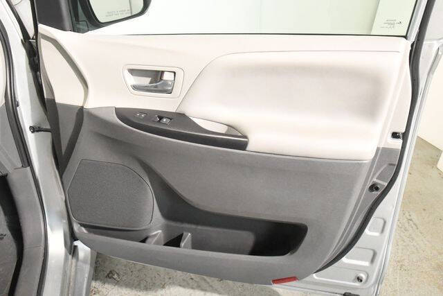 2020 Toyota Sienna LE 8-Passenger