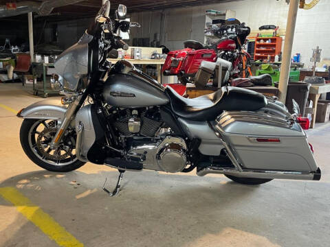 2015 Harley-Davidson Flhtcul