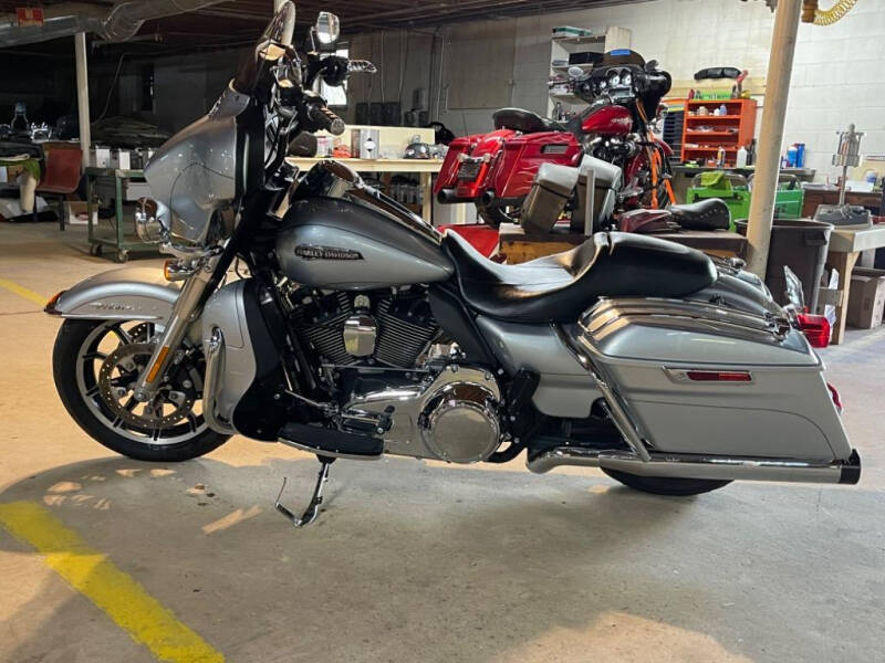 2015 Harley-Davidson Flhtcul