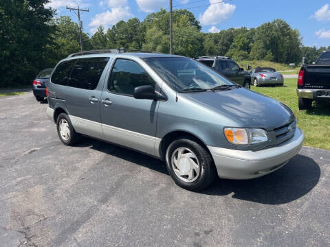2000 Toyota Sienna for sale at MEEK MOTORS in Powhatan VA