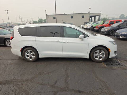 2018 Chrysler Pacifica Hybrid Touring Plus