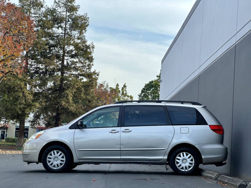2004 Toyota Sienna CE 7 Passenger