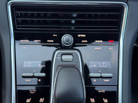 2023 Porsche Panamera 4 E-Hybrid