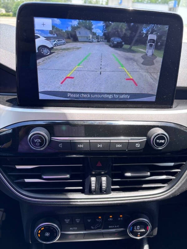2020 Ford Escape SE