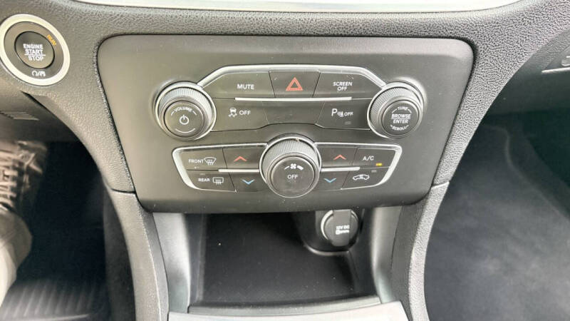 2019 Dodge Charger SXT