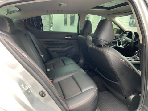 2022 Nissan Altima 2.0 SR