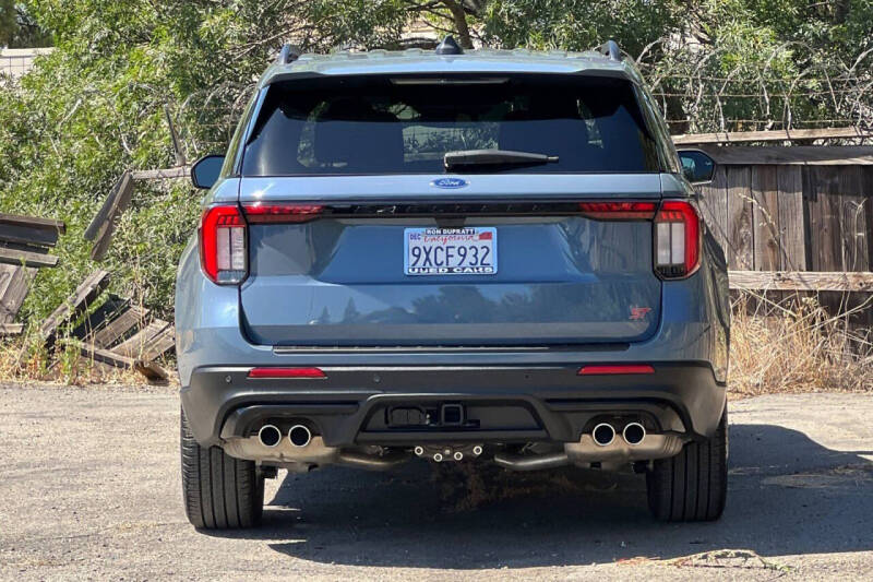 2025 Ford Explorer ST