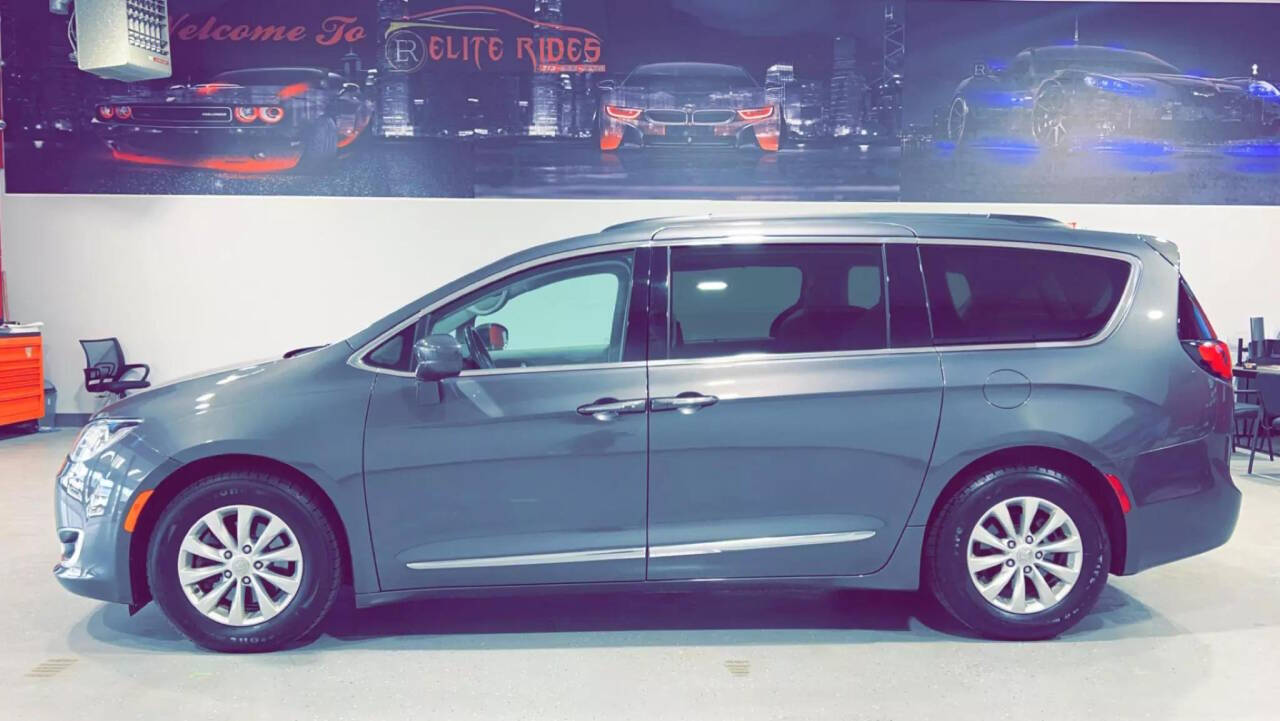 2017 Chrysler Pacifica for sale at Elite Rides in Detroit, MI