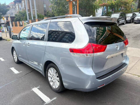 2011 Toyota Sienna Limited 7-Passenger