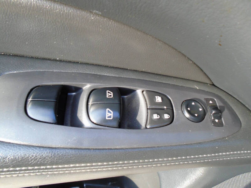 2018 Nissan Pathfinder SV