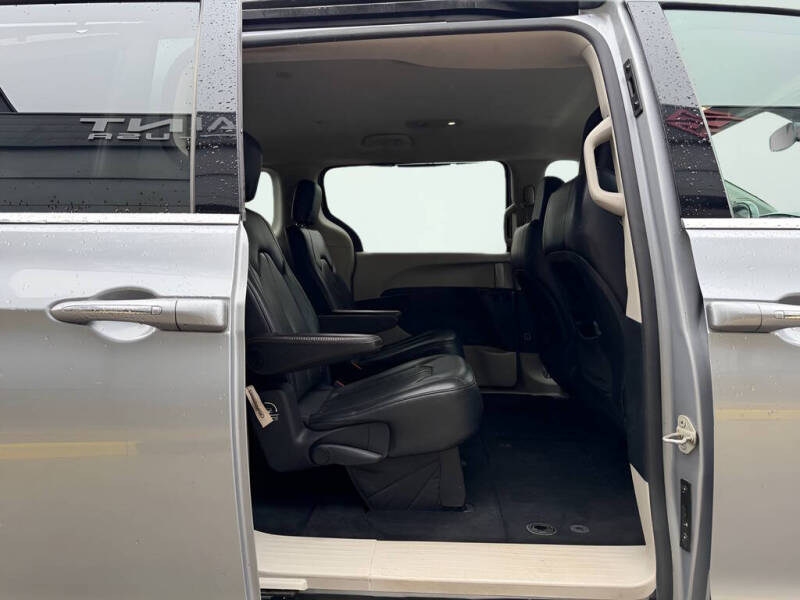 2019 Chrysler Pacifica Touring L