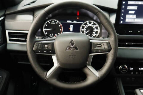 2026 Mitsubishi Outlander LE