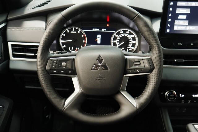 2026 Mitsubishi Outlander LE