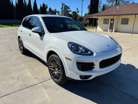 2017 Porsche Cayenne Platinum Edition