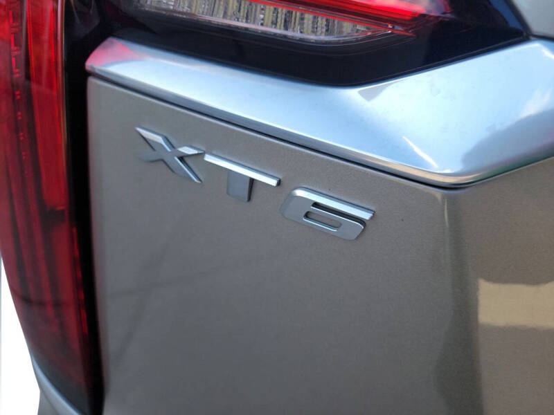 2022 Cadillac XT6 Luxury