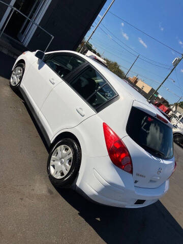 2010 Nissan Versa 1.8 S