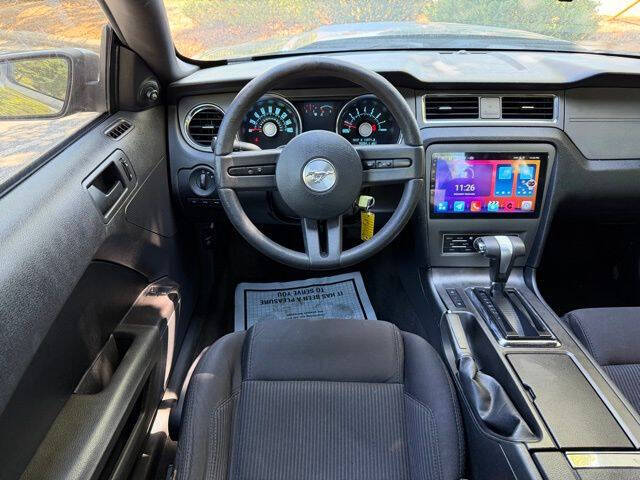 2012 Ford Mustang V6
