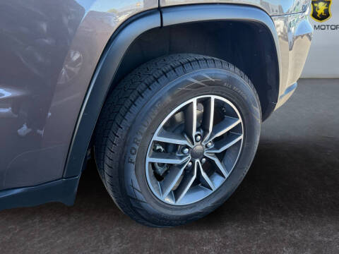 2019 Jeep Grand Cherokee Laredo E