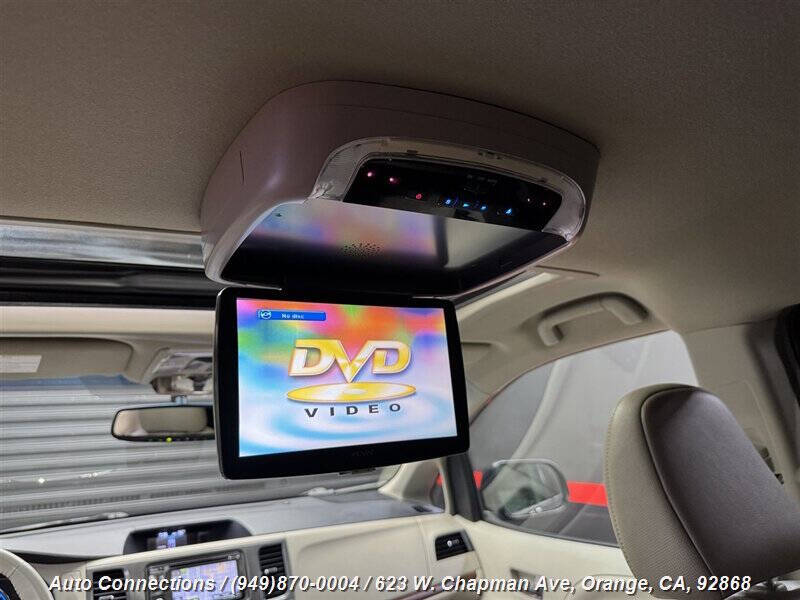 2013 Toyota Sienna XLE 8-Passenger