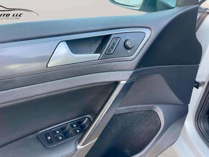 2021 Volkswagen Golf TSI