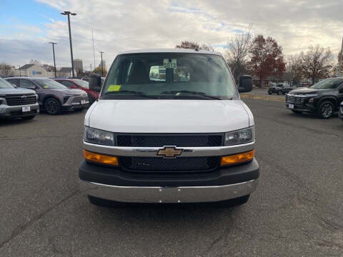 2025 Chevrolet Express 3500