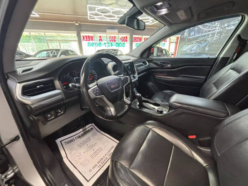 2019 GMC Acadia SLT-1