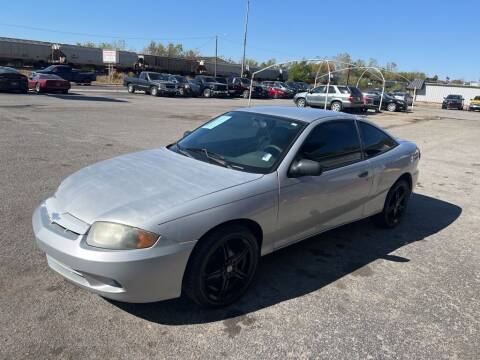 2004 Chevrolet Cavalier for sale at LEE AUTO SALES in McAlester OK