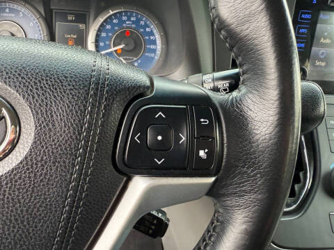 2016 Toyota Sienna XLE 8-Passenger