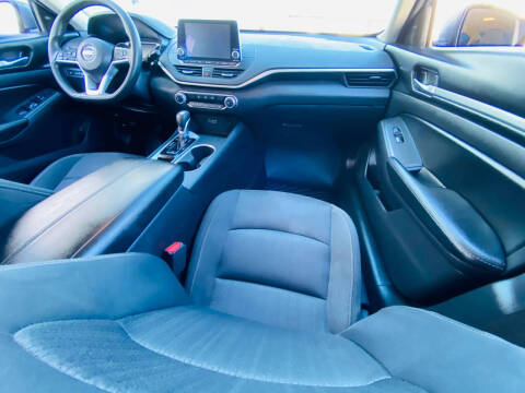 2022 Nissan Altima 2.5 SV