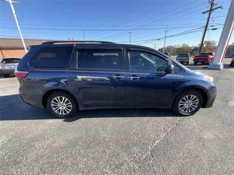 2020 Toyota Sienna XLE Premium 8-Passenger