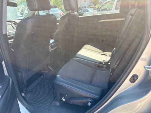 2017 Toyota Highlander LE