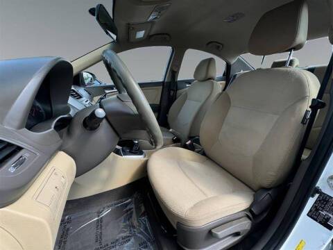 2012 Hyundai Accent GLS