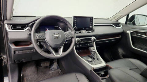 2020 Toyota RAV4 Limited