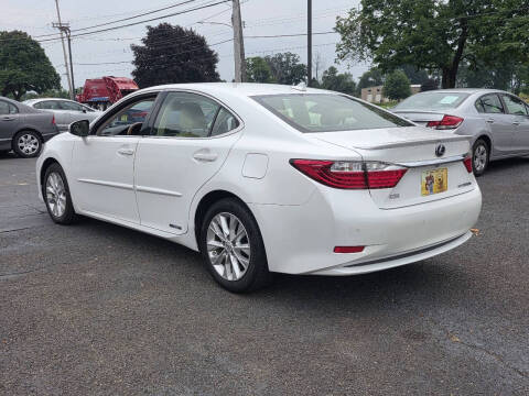 2014 Lexus ES 300h