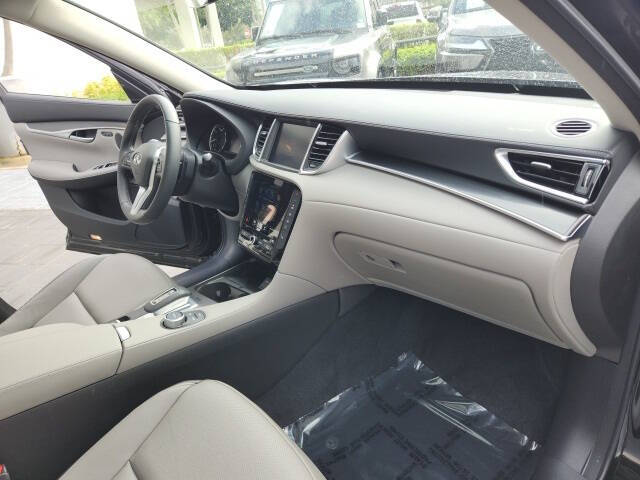 2025 Infiniti QX50 Luxe