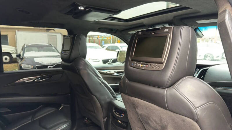 2016 Cadillac Escalade Platinum