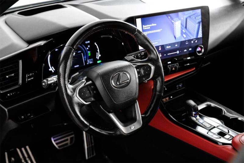 2022 Lexus NX 450h+ F SPORT Handling