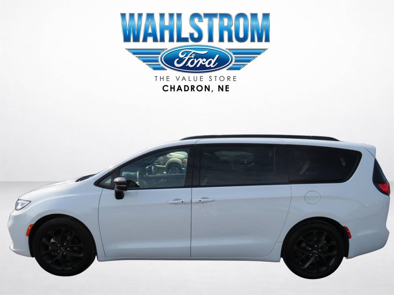 White 2025 Chrysler Pacifica Limited Limited 4dr Mini-Van 2