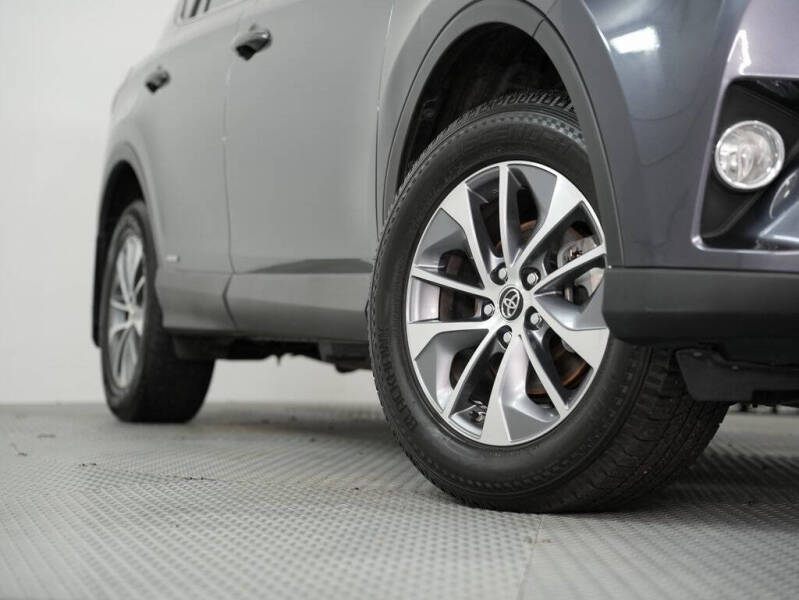 2017 Toyota RAV4 Hybrid XLE