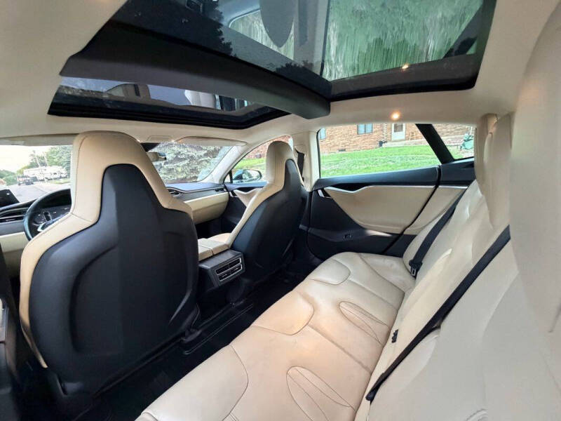2015 Tesla Model S 85D