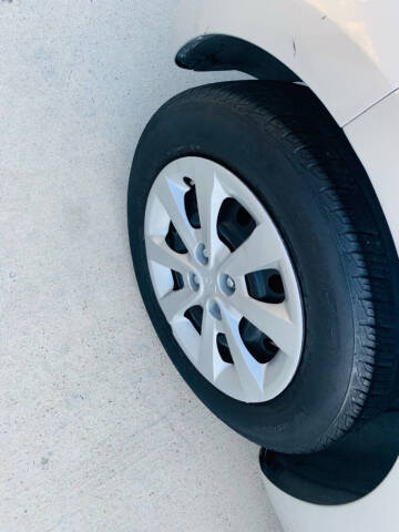 2013 Kia Rio 5-Door LX