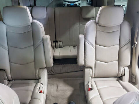 2018 Cadillac Escalade Luxury