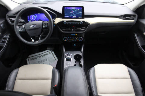 2022 Ford Escape Titanium