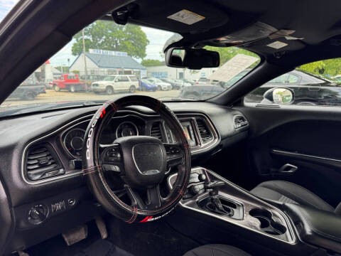2015 Dodge Challenger SXT