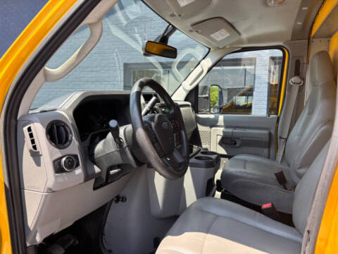 2021 Ford E350 Box Van
