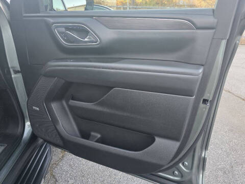 2023 Chevrolet Suburban LT