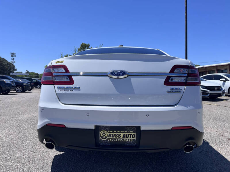 2018 Ford Taurus SEL