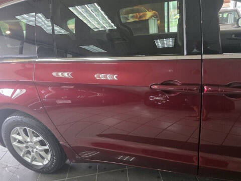 2021 Chrysler Voyager LX